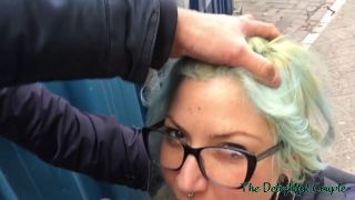 The Delightful Couple - Exnovia venezolana pasea con la cara llena de semen por el centro de Ámsterdam (Cumwalk en español)-1