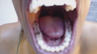 GoldenLace My big toothy gob - Ebony-9