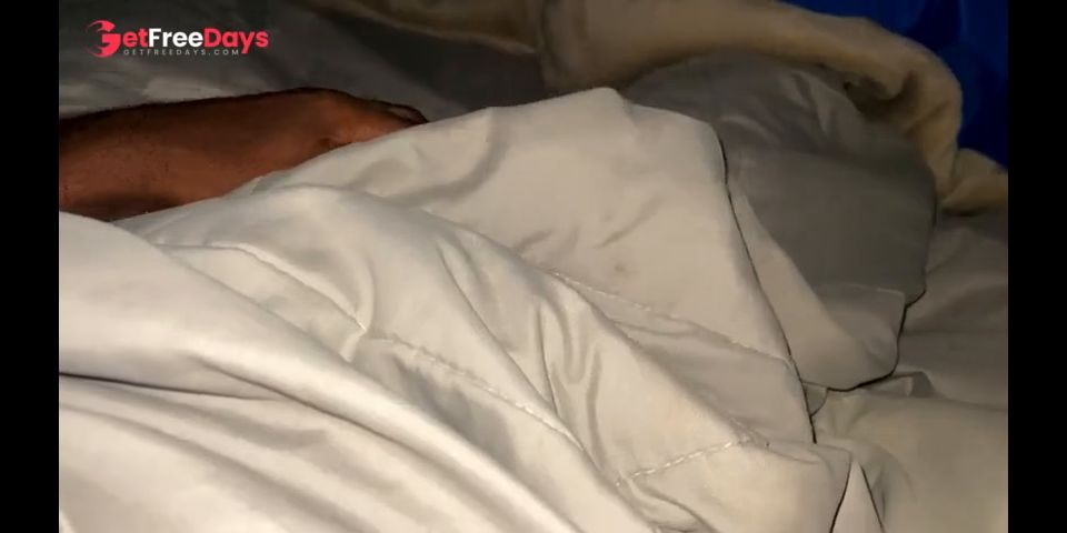 [GetFreeDays.com] I masturbate intensely under the covers until I have a big semen explosion. Adult Clip March 2023