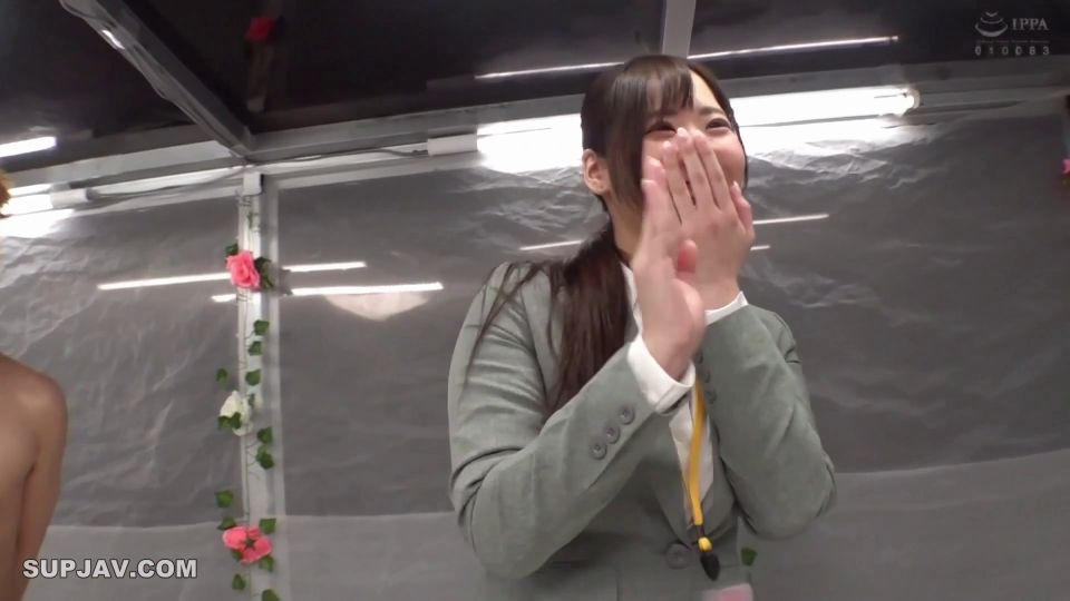Reducing Mosaic DVMM-141 顔出しMM号 黒パンスト限定 ザ・マジックミラー 高身長の美脚OLが「固定バイブモデル」に挑戦！2 黒パンスト直履きオマ○コにバイブを挿入したまま青空ハレンチ撮影会！止まらないうねりに我慢できず脚ガックガク痙攣イキ！