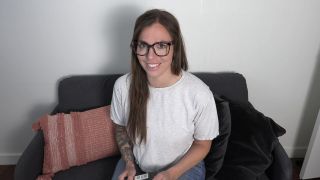 yogabella Mommy Goes Wild for Huge Cock-1