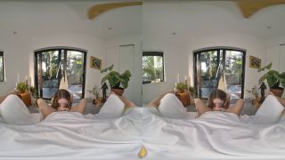 VR Porn: Lustful Little Stepsister Daisy Fox 8K-2