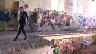 LilliVanilli - Alles nur ein Traum Geile Avengers Bitch lässt sich die Löcher stopfen!-1