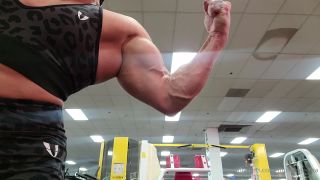 MuscleGeisha () Musclegeisha - quick clip from todays biceps and back workout its as dense as it looks 21-01-2022-4