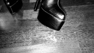 Lady Patricia - Sexy Smoking in Leather - Smoking-0