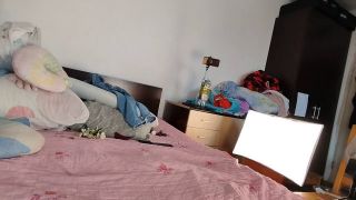 PinkyMadame - Sexy Ehefrau hat Spaß daran, Klamotten anzuprobieren und sie herunterzuschneiden. Brünette tanzt nac-5