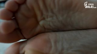 [GetFreeDays.com] Wendy s Cold Tiny Feet In Need Of Attention Small Feet Ba femdom-5