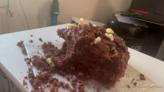 Mature porn Chunkybabee Cleavage Out, Eats Whole Cake Chunkybabee-6