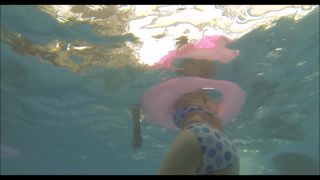 Voyeur - Underwater swimsuit tracking - YMUW-1092 on voyeur -2