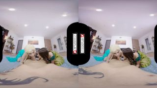 adult clip 24 Davina Davis, Hadley Viscara - Frozen A XXX Parody - [picvrcosplayx.com] (UltraHD 2K 1920p) on virtual reality femdom feet-4