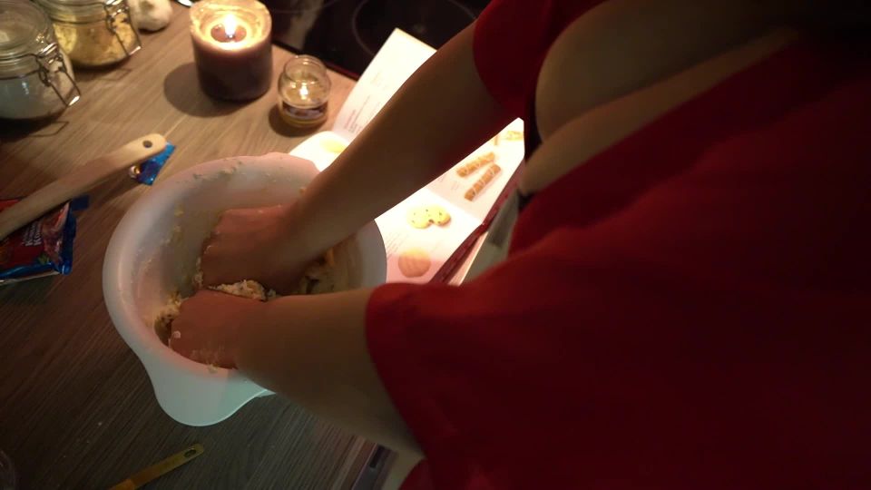 clip 38 licking amateur Cara Vega - Naked Baking, 19 yrs old on amateur porn