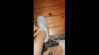 JessicaLou - jessicalousg () Jessicalousg - for my foot lovers also thank you so much zay for the new trainers 25-10-2019-0