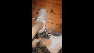 JessicaLou - jessicalousg () Jessicalousg - for my foot lovers also thank you so much zay for the new trainers 25-10-2019-1