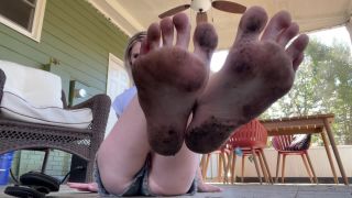 Kody Evans Kodyevans - as i take off my flip flops and show you my super dirty soleswhat does that do to you 23-08-2021-1