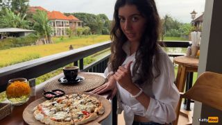 Katty West - Eating Pizza With Cum On My Face In A Public Cafe Amateurporn - Katty west-1