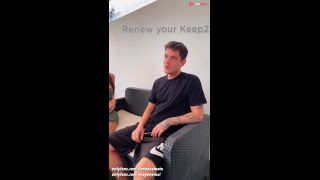 Teen Mi Fa Un Pompino Mentre Il Suo Fidanzato Va in Unaltra Stanza dialoghi...-1