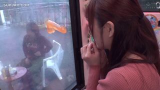 Reducing Mosaic DVMM-283 一般男女モニタリングAV×マジックミラー便コラボ企画 愛する夫の目の前で路上NTR！清楚な人妻が「お口だけでコンドーム装着」に挑戦！2 ノーハンドでデカチンを咥えたご無沙汰妻のオマ○コは欲しがり汁が溢れ出す！旦那の目の前で寝取って最後はゴムを外して生中出し！-3