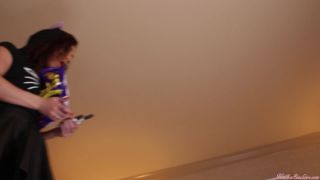 Kendra Sinclaire / Voyeur Gets Cht And Balls Stomped Vide...-6