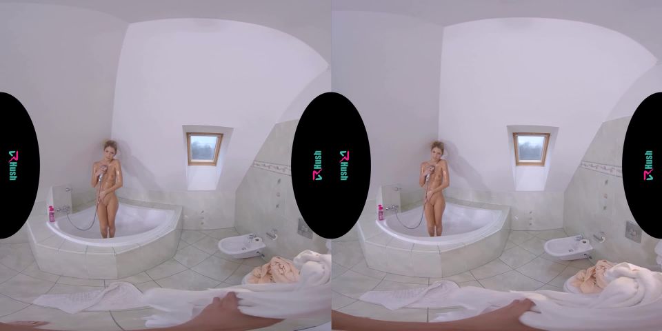 Porn online VRHush presents Rebecca Volpetti in Can You Help Me Shower – 19.12.2019