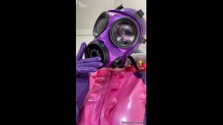 Latex Gas Mask Fun Quick View Porn - New Sex Videos Online-1
