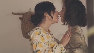 Maria Riot & Tula Vida - Lemonada - Lesbians-2
