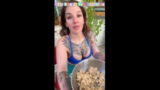 giaisabellaxx H265 2022-09-18 cookies + mommy milkers-9