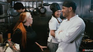 Sensorial Night: Playful Temptations Unveiled-1