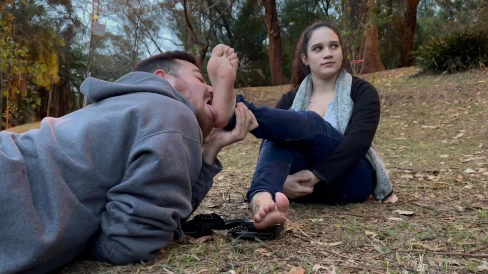 My man WORSHIP my FEET in a PUBLIC PARK Download New Porn...