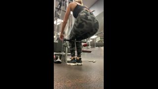 Bernyboo17 () Bernyboo - my form wasnt great cause it was the end of the workout 24-11-2021-0