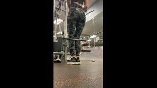 Bernyboo17 () Bernyboo - my form wasnt great cause it was the end of the workout 24-11-2021-4