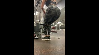 Bernyboo17 () Bernyboo - my form wasnt great cause it was the end of the workout 24-11-2021-7