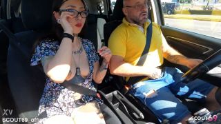 [K2S.CLUB] Jean-Pallet - Tätowierte nymphomane Caramelo verführt ihren Fahrer zum Ficken am ö... - FullHD 1080P-2