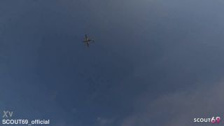[K2S.CLUB] Jean-Pallet - Tätowierte nymphomane Caramelo verführt ihren Fahrer zum Ficken am ö... - FullHD 1080P-7