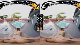 Eva Generosi - Eva Gets Poolside Horny - VirtualPorn, BangBros (UltraHD 4K 2024) New Porn-8