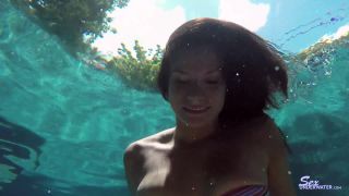 SexUnderwater e0737 Alexis Deen UW Model Training pt 2 (mp4)-0