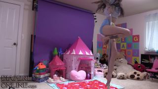 Diaperedonline2Samara Samara Pole Dancing in Hoodie and Diaper-2