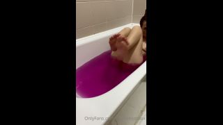 Onlyfans - GingerAlesFeet - misstressroux - misstressrouxEnjoy independence day with a hypnotising video of my feet having a pink relaxing bath - 04-07-2021-8