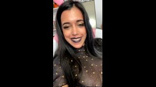 Vivi Tarantino () Vivitarantino - stream started at am hola bebs tip de y te muestro algo 24-07-2021-5