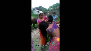 Indian women fights with boob  slip-0