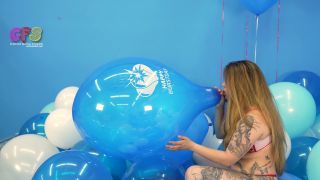 Custom Fetish - Cinthya Blows Pops a BurstDay 4K - Fetish-9