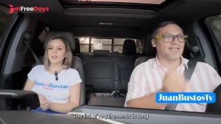 Colombiana Melanie Caceres usa la FUCKMACHINE de JuanBustos Road por toda la ciudad - SQUIRT-3