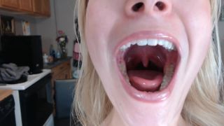 Blondes very first Giantess Video ever-8