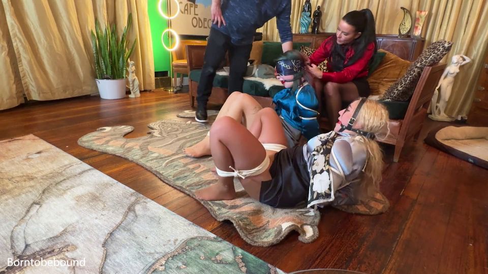 Emily Addams, Zoey Ziptie - You can't trust anyone Downl...