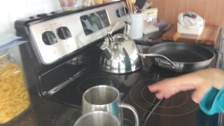 Ariel Rebel () Arielrebel - cooking breakfast 12-12-2017-2