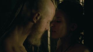 Ida Nielsen, Josefin Asplund – Vikings s04e18 (2017) HD 1080p!!!-7