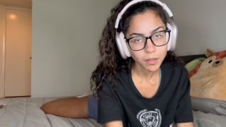 [K2S.CLUB] Crybabysmallfry - CAUGHT The Pervert Who Was Taking CREEP Shots Of Me - SD 480P-3