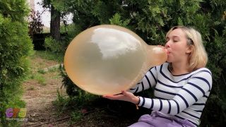 Custom Fetish - Regina s First Blow to Pop Outdoors - Fetish-7