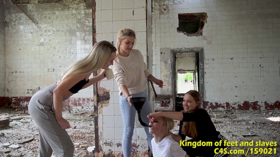 Astra Thrown in a Hole and Punished - Kingdom Of Feet And Slaves (FullHD 2024) New Porn