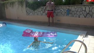 Poolboy fickt mein Arsch 1! mit Sonja4you - Sonja4you-0