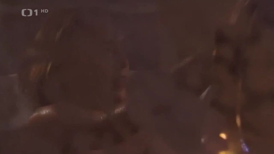 Klara Issova - Na zamku (1999) HD 1080p - (Celebrity porn)